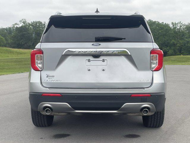 Photo of 2023 Silver Metallic Ford Explorer