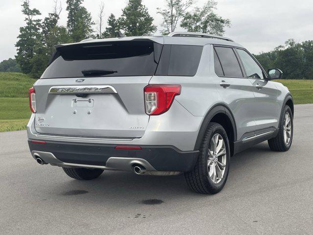 Photo of 2023 Silver Metallic Ford Explorer