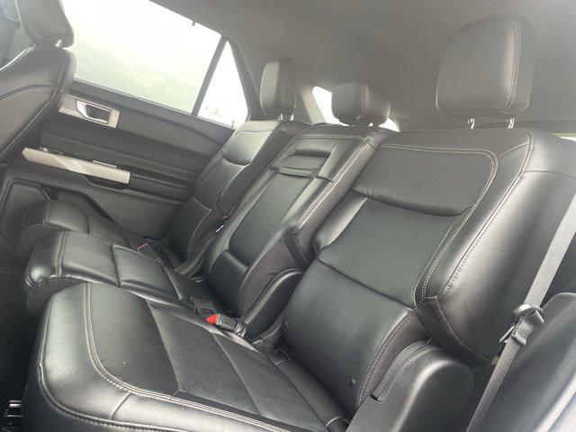 Photo of 2023 Silver Metallic Ford Explorer