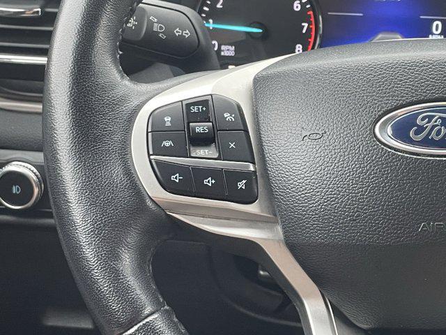 Photo of 2023 Silver Metallic Ford Explorer