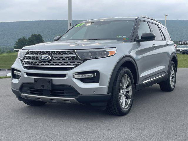 Photo of 2023 Silver Metallic Ford Explorer