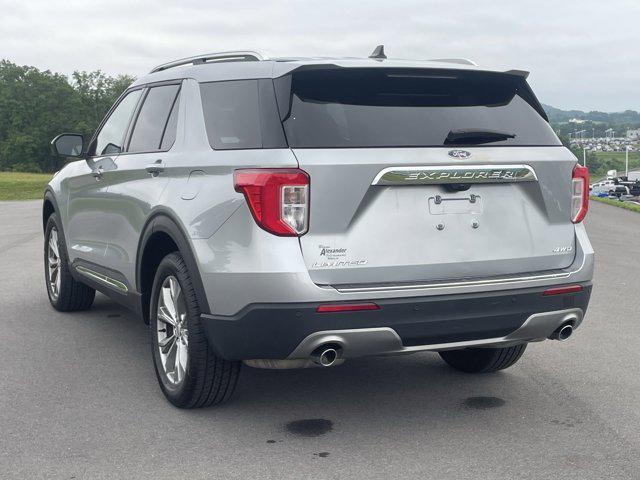 Photo of 2023 Silver Metallic Ford Explorer