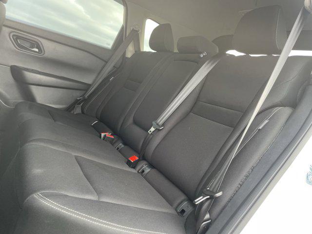 Photo of 2024 Glacier White Nissan Rogue