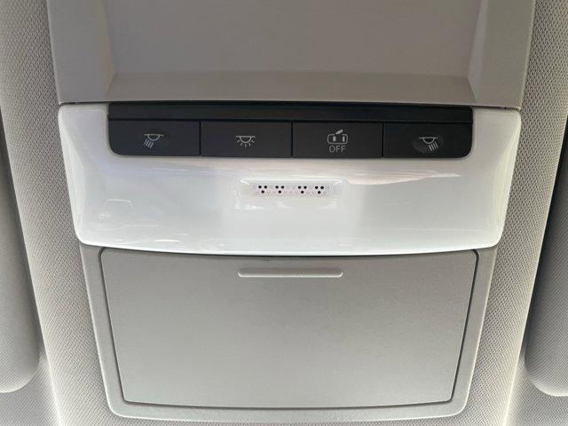 Photo of 2024 Glacier White Nissan Rogue