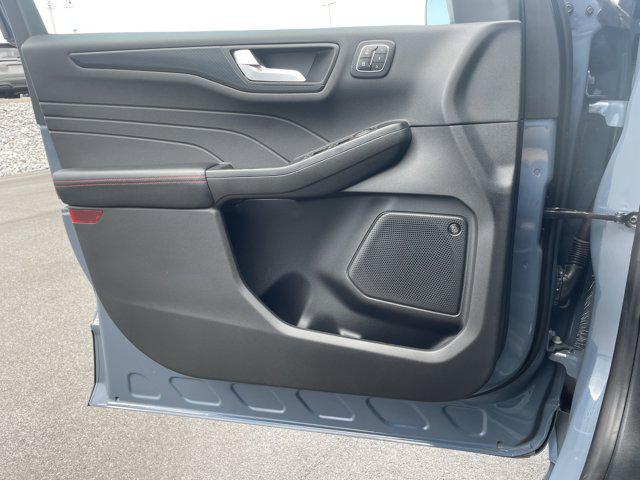 Photo of 2024 Vapor Blue Ford Escape