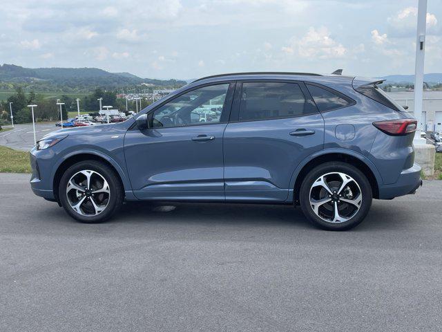 Photo of 2024 Vapor Blue Ford Escape