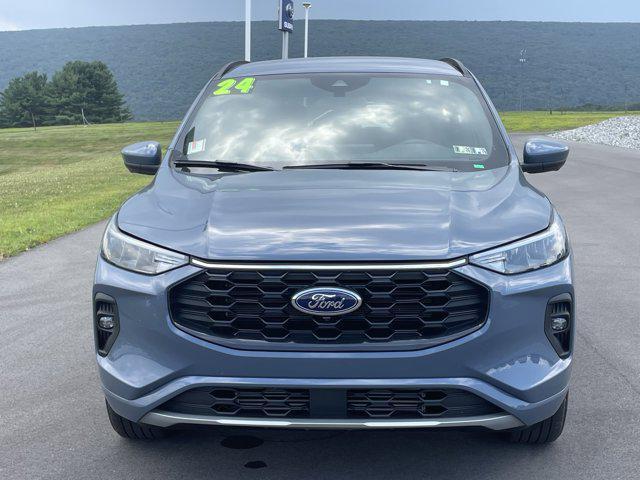 Photo of 2024 Vapor Blue Ford Escape