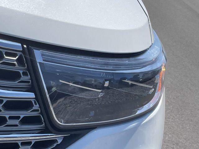 Photo of 2022 Star White Metallic Tri-Coat Ford Explorer
