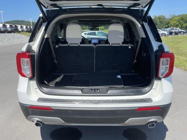 Photo of 2022 Star White Metallic Tri-Coat Ford Explorer