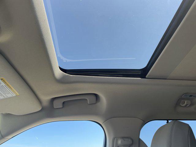 Photo of 2022 Star White Metallic Tri-Coat Ford Explorer