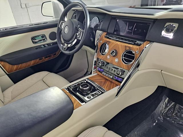 Photo of 2020 Arctic White Rolls-Royce Cullinan