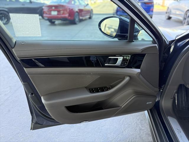 Photo of 2020 Night Blue Metallic Porsche Panamera