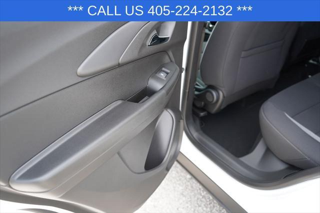Photo of 2026 Summit White Chevrolet Trailblazer