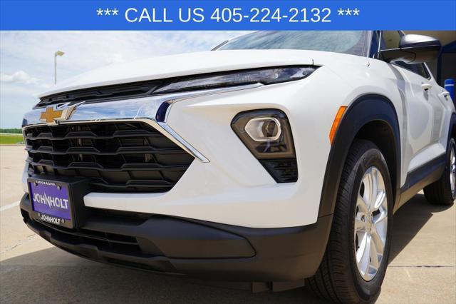 Photo of 2026 Summit White Chevrolet Trailblazer