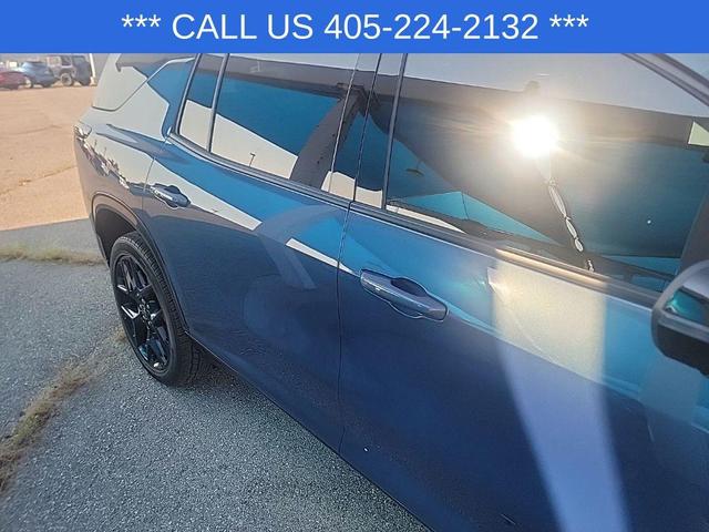 Photo of 2024 Lakeshore Blue Metallic Chevrolet Traverse