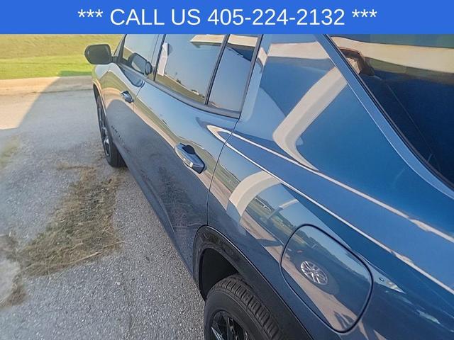 Photo of 2024 Lakeshore Blue Metallic Chevrolet Traverse