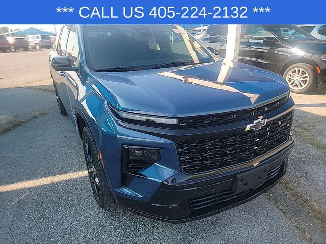 Photo of 2024 Lakeshore Blue Metallic Chevrolet Traverse