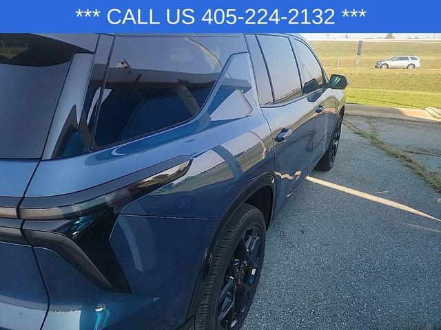 Photo of 2024 Lakeshore Blue Metallic Chevrolet Traverse