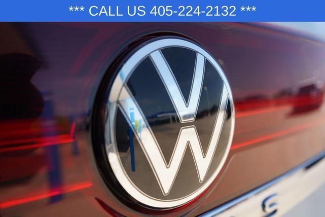 Photo of 2024 Platinum Gray Metallic Volkswagen Atlas