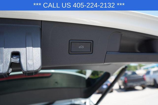 Photo of 2024 Platinum Gray Metallic Volkswagen Atlas