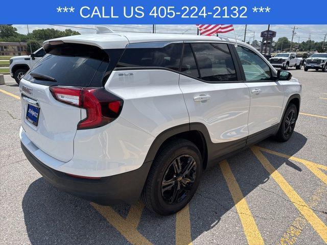 Photo of 2024 Summit White GMC Terrain