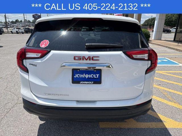 Photo of 2024 Summit White GMC Terrain