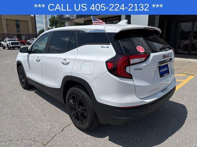 Photo of 2024 Summit White GMC Terrain