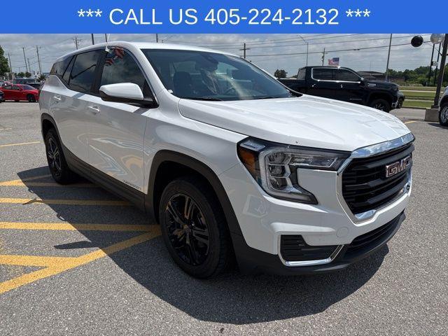 Photo of 2024 Summit White GMC Terrain