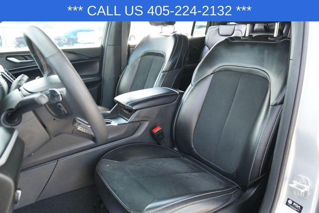 Photo of 2024 Silver Zynith Jeep Grand Cherokee L