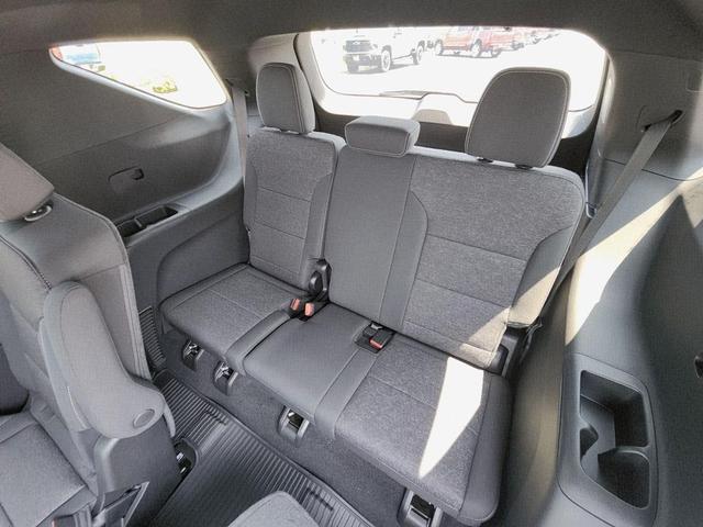 Photo of 2026 Summit White Chevrolet Traverse