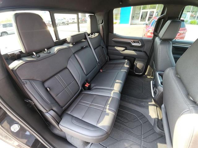 Photo of 2022 Black Chevrolet Silverado 1500