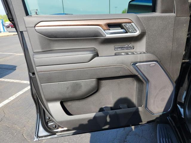 Photo of 2022 Black Chevrolet Silverado 1500