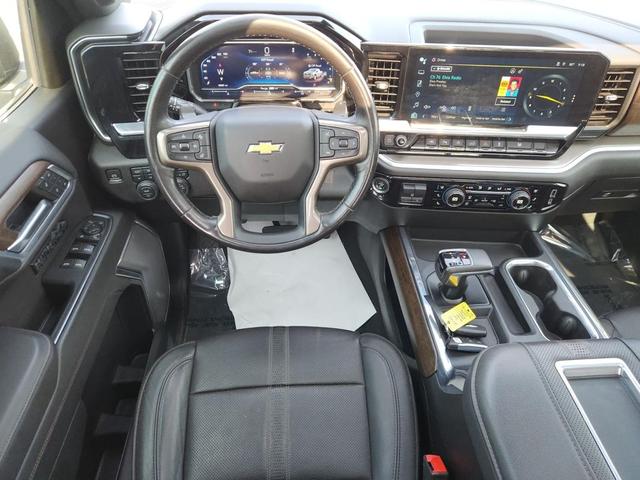 Photo of 2022 Black Chevrolet Silverado 1500