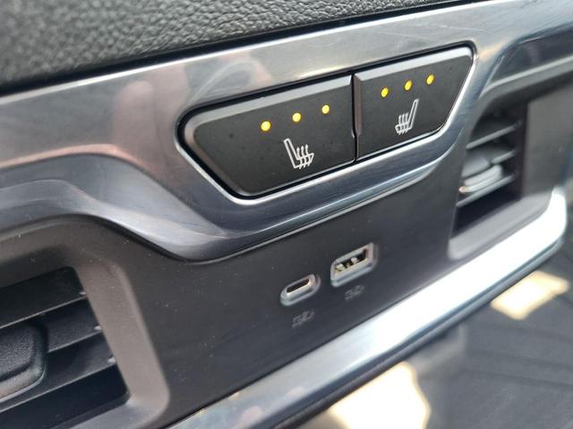 Photo of 2022 Black Chevrolet Silverado 1500