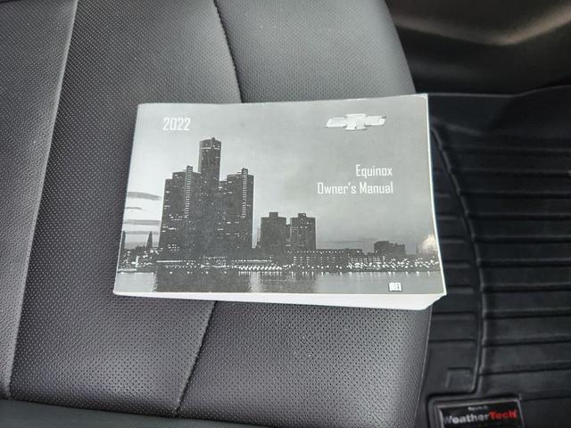 Photo of 2022 Silver Ice Metallic Chevrolet Equinox
