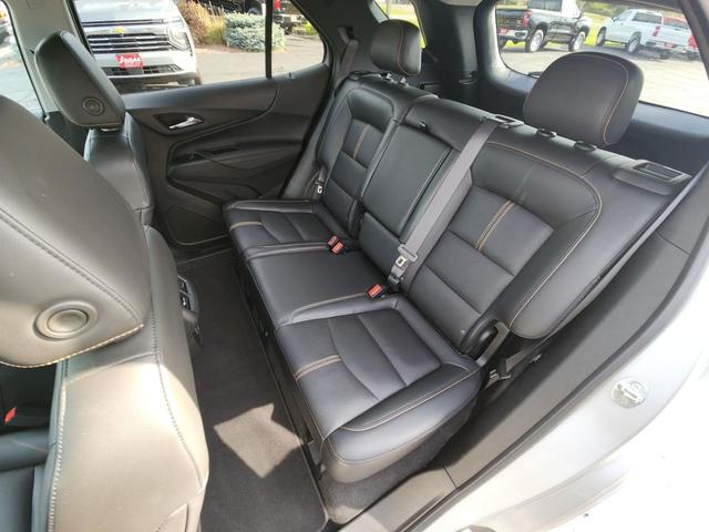 Photo of 2022 Silver Ice Metallic Chevrolet Equinox