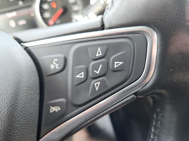 Photo of 2022 Silver Ice Metallic Chevrolet Equinox