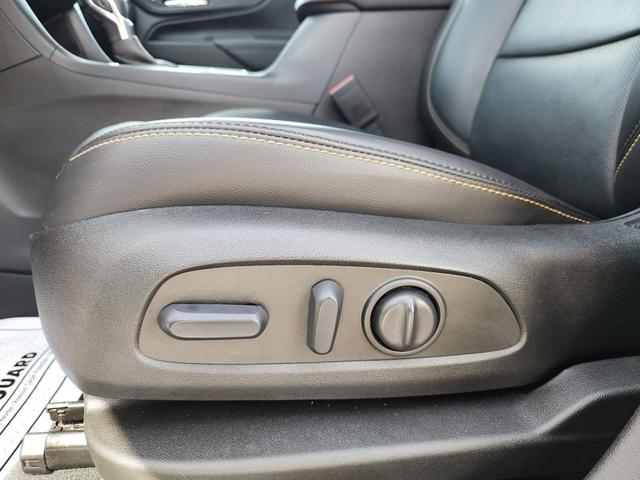 Photo of 2022 Silver Ice Metallic Chevrolet Equinox