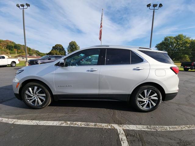 Photo of 2022 Silver Ice Metallic Chevrolet Equinox