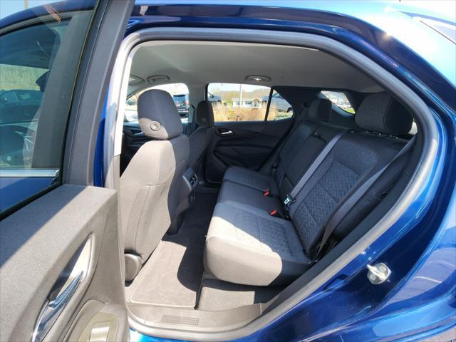 Photo of 2022 Blue Glow Metallic Chevrolet Equinox