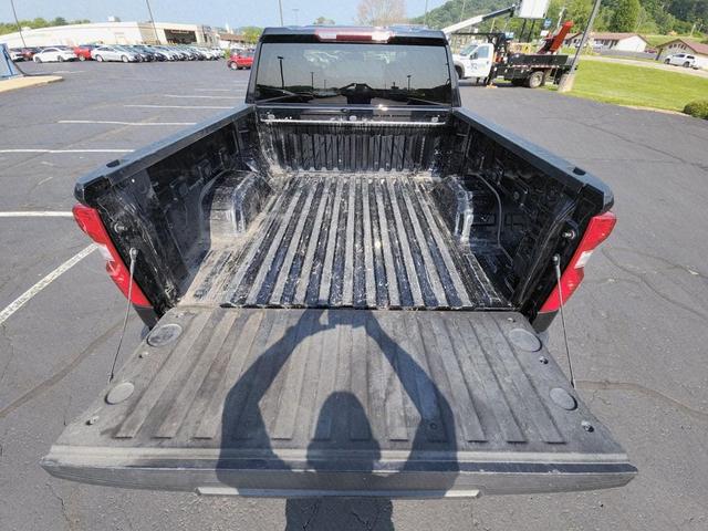 Photo of 2021 Black Chevrolet Silverado 1500