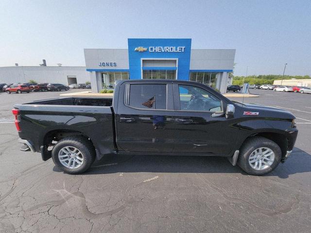 Photo of 2021 Black Chevrolet Silverado 1500
