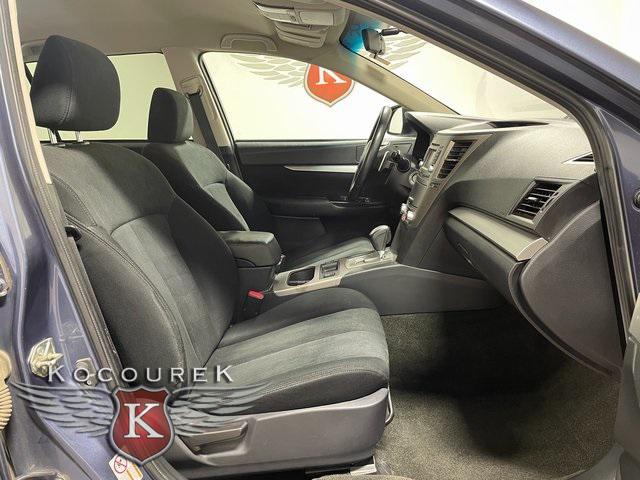 Photo of 2014 Twilight Blue Metallic Subaru Outback