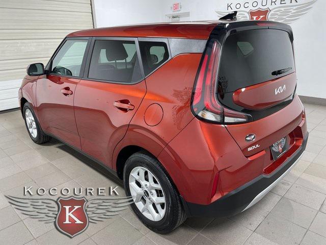 Photo of 2023 Mars Orange Kia Soul