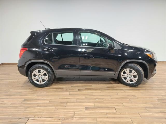 Photo of 2017 Mosaic Black Metallic Chevrolet Trax