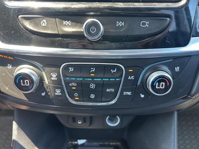 Photo of 2019 Silver Ice Metallic Chevrolet Traverse
