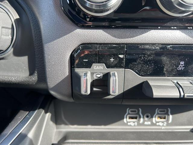 Photo of 2025 Bright White Clearcoat RAM 1500
