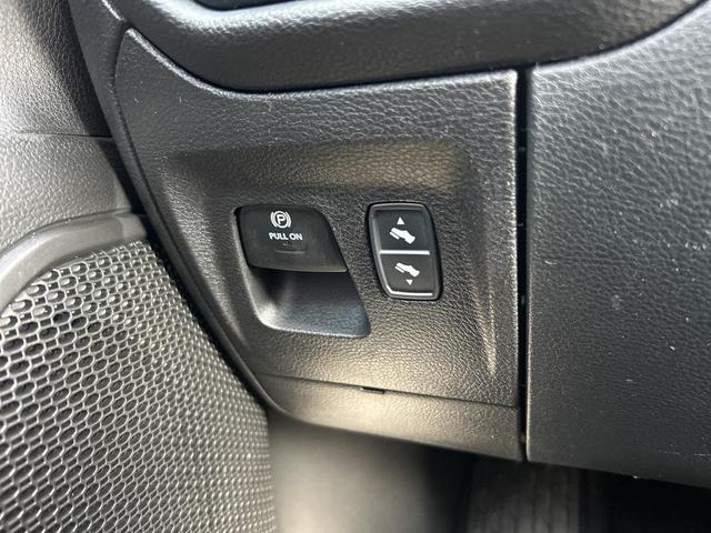 Photo of 2025 Bright White Clearcoat RAM 1500
