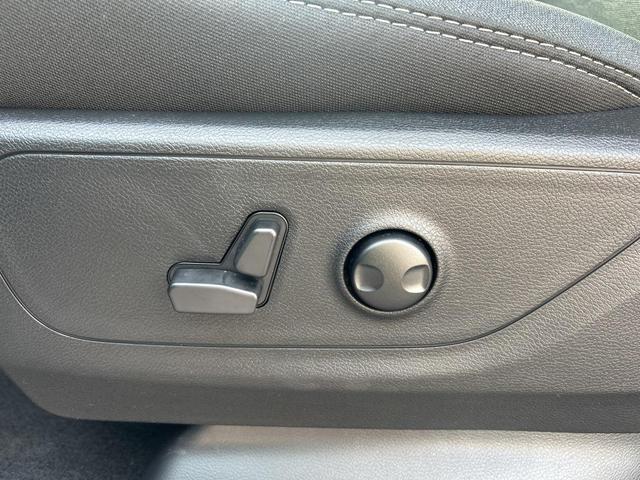 Photo of 2025 Bright White Clearcoat RAM 1500