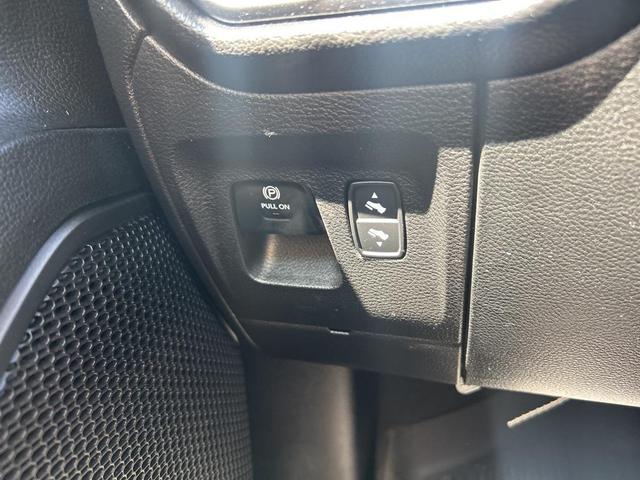 Photo of 2022 Granite Crystal Metallic Clearcoat RAM 1500